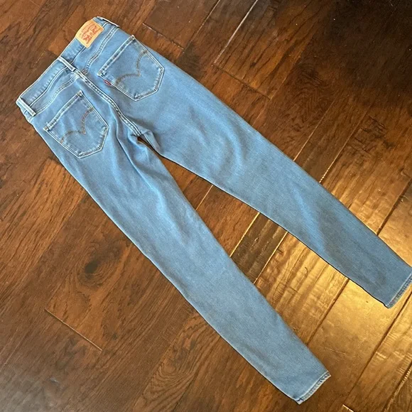 Levi’s 720 High Rise Super Skinny Jeans - Picture 3 of 5